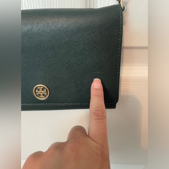 Tory Burch Robinson Saffiano Leather Crossbody Chain Wallet. - Picture 4 of 11